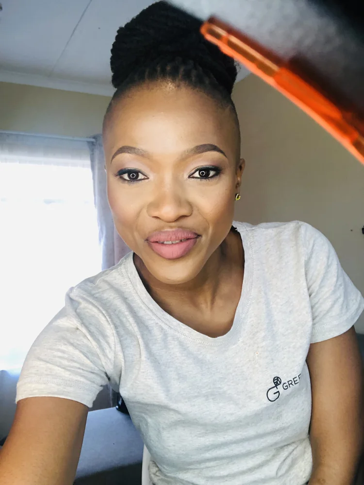 Ba A77 D53 085 E 40 Cb 8 C63 C F5 D283472 D8